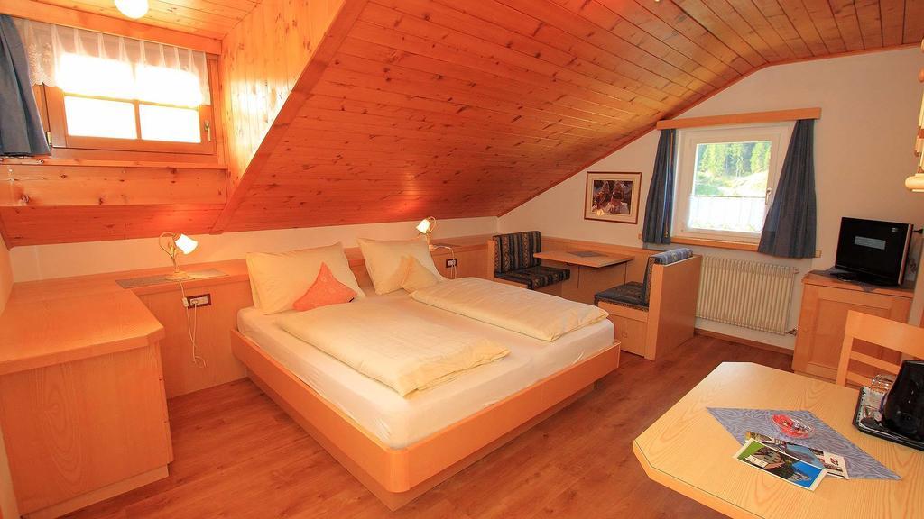 Bed And Breakfast Iman Santa Cristina Val Gardena Room photo